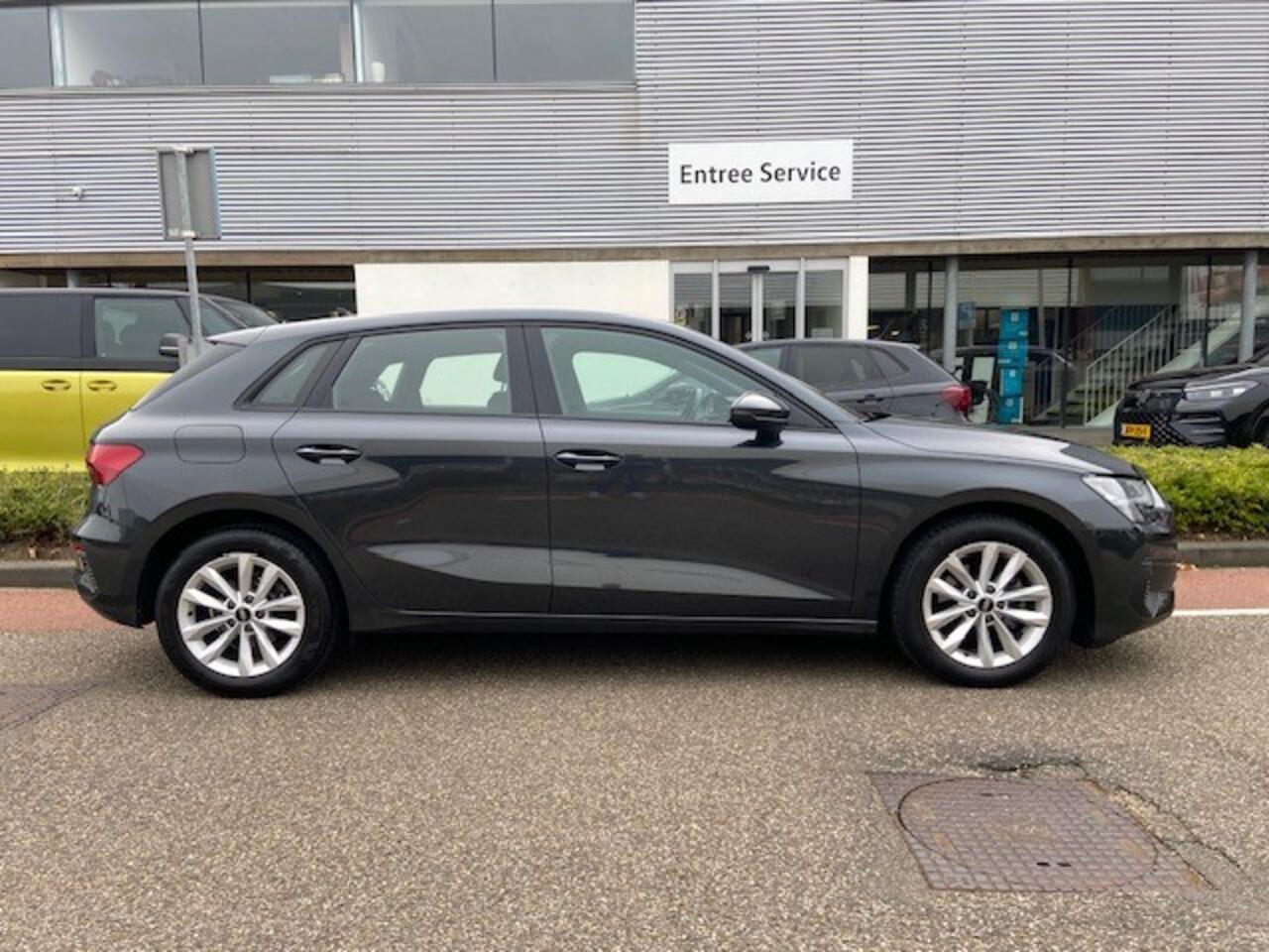 Audi A3 SPORTBACK 30 TFSI Pro Line / APP.Connect / Cruise control / Parkeerhulp achter
