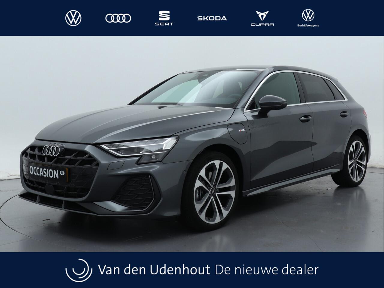 Audi A3 SPORTBACK 40 TFSI e 204pk PHEV S edition | 18" LMV | Camera | Stoelverwarming | Carplay |
