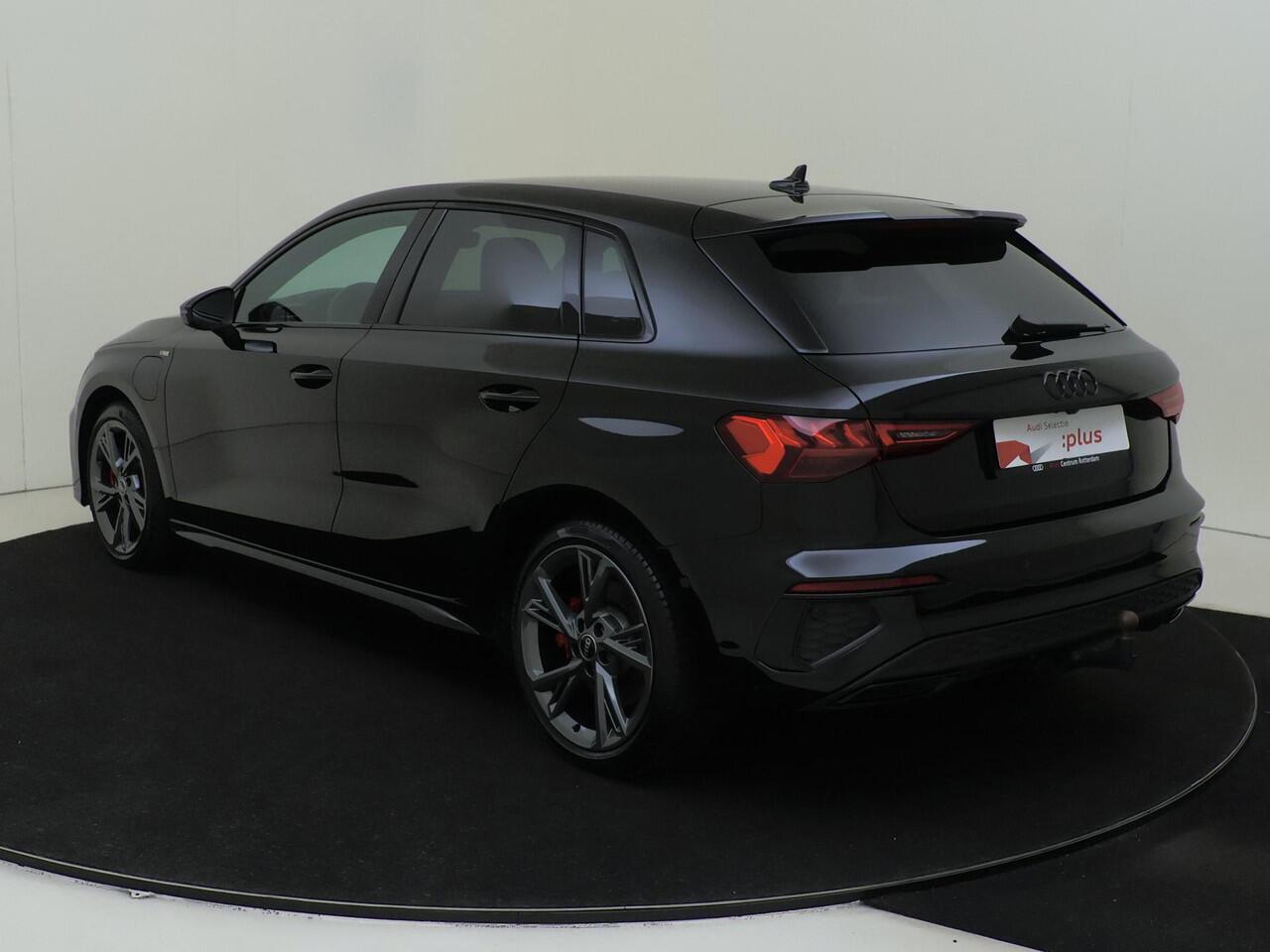 Audi A3 SPORTBACK 45 TFSI e S edition Competition | Trekhaak | Bang & Olufsen | Parkeerasisstent | Keyless | Sfeerverlichting | Dodehoek detectie | Stoelverwarming | Achteruitrijcamera |