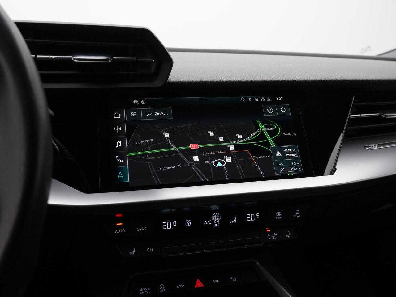 Audi A3 SPORTBACK 45 TFSI e 245 pk S-tronic S-Line | Trekhaak | Achteruitrijcamera | Stoelverwarming | Adaptive Cruise | Navigatie