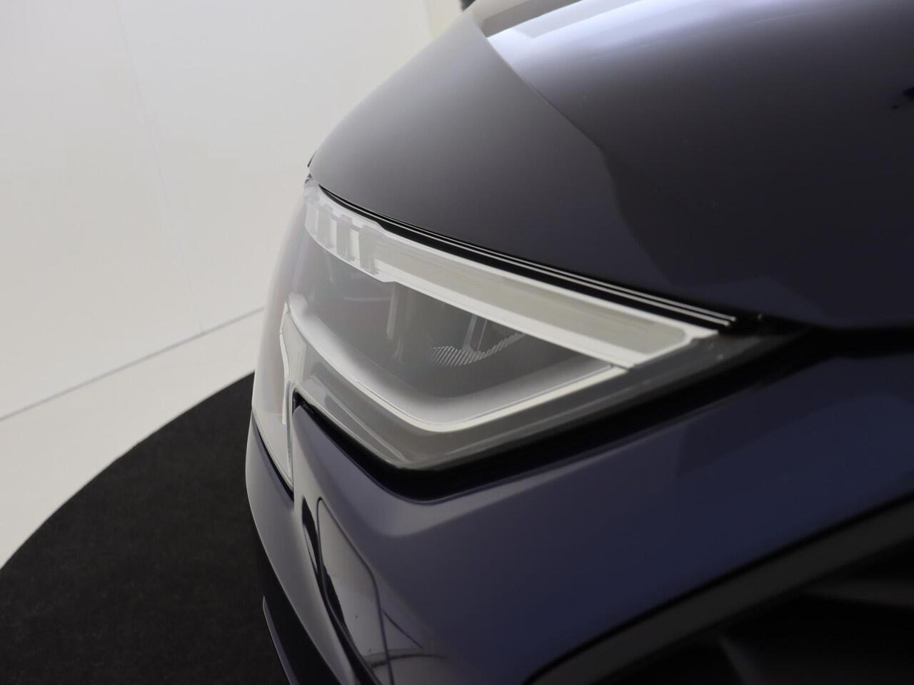 Audi A3 SPORTBACK 40 TFSI e Business edition | Parkeersensoren achter | CarPlay | Navigatie | Electronic climate control | Full LED | Digital cockpit |