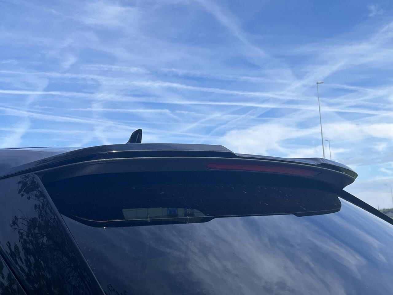 Audi A3 SPORTBACK 45 TFSI e S edition Competition / 245pk / Zwart Optiek / 18 Inch / getint glas / Getint glas