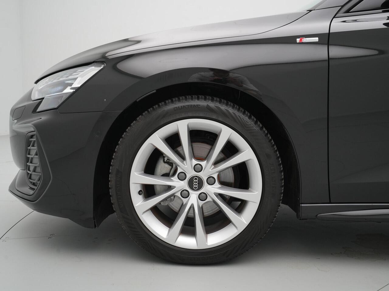 Audi A3 SPORTBACK 30 TFSI 110pk S-line Panorama Stoelverwarming Navigatie Parkasisst Acc Pdc 1