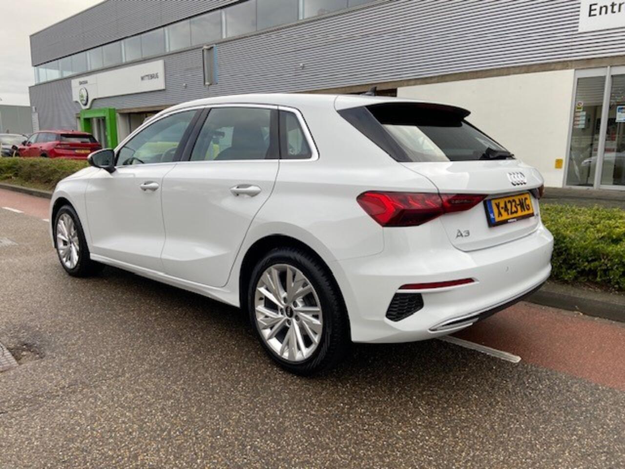 Audi A3 SPORTBACK 30 TFSI Advanced edition / Parkeerhulp achter / Navi / Cruise control