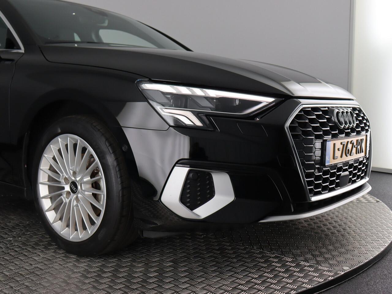 Audi A3 SPORTBACK 30 TFSI Advanced edition (NL-Auto / Led / Navi / Carplay / Cruise)