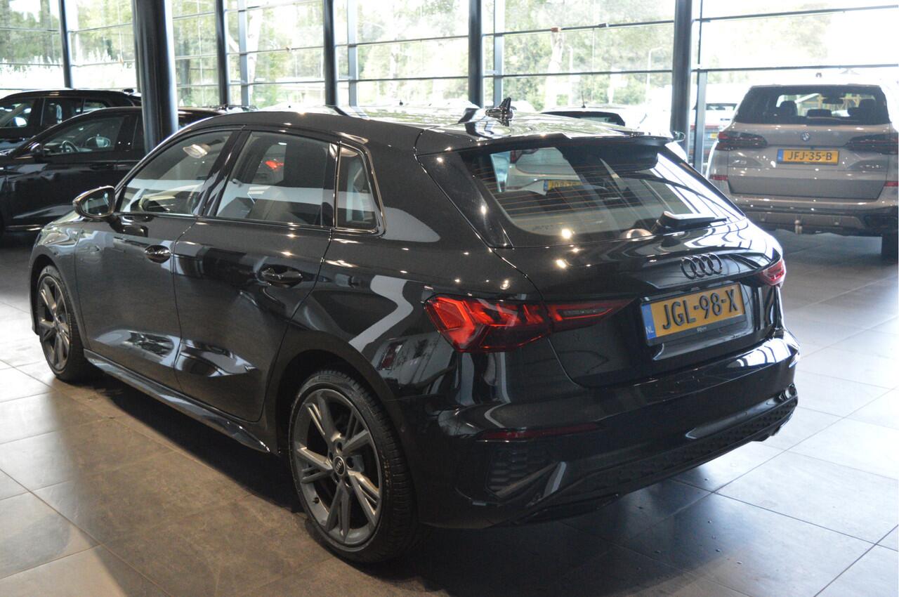 Audi A3 SPORTBACK 30 TDI 3X S-LINE Black Style navi camera led 18 inch !!
