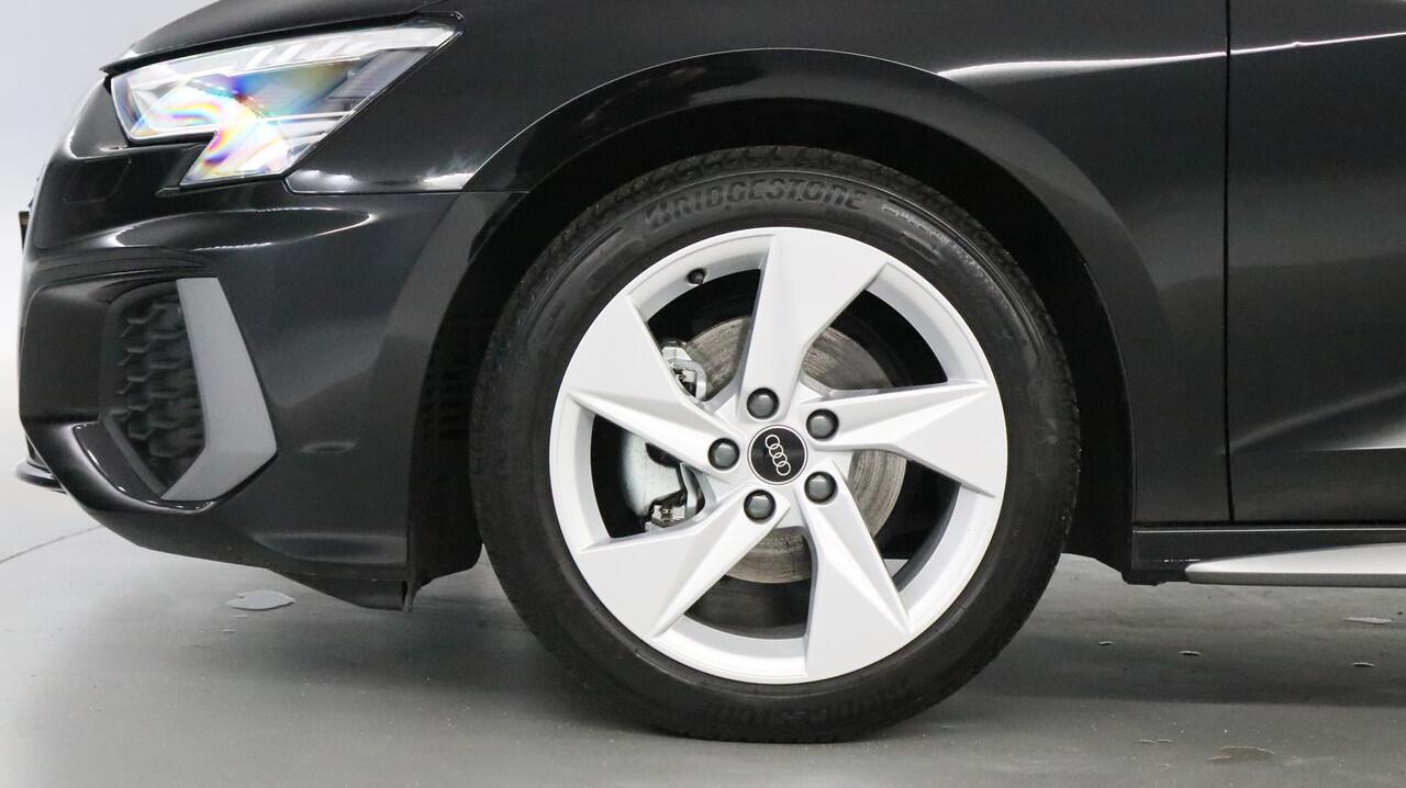 Audi A3 SPORTBACK 30 TFSI 110pk S Edition S-tronic / Navigatie / Adaptive Cruise Control / LED