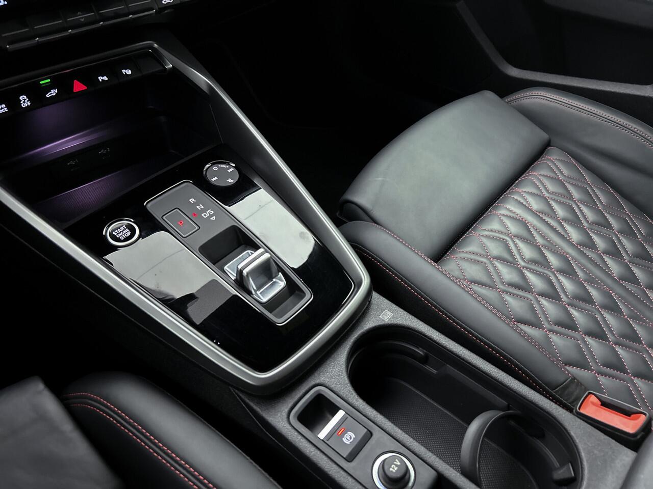 Audi A3 SPORTBACK 45 TFSIe S-Line RS stoelen leder, 3x S-Line, Matrix, 360Camera