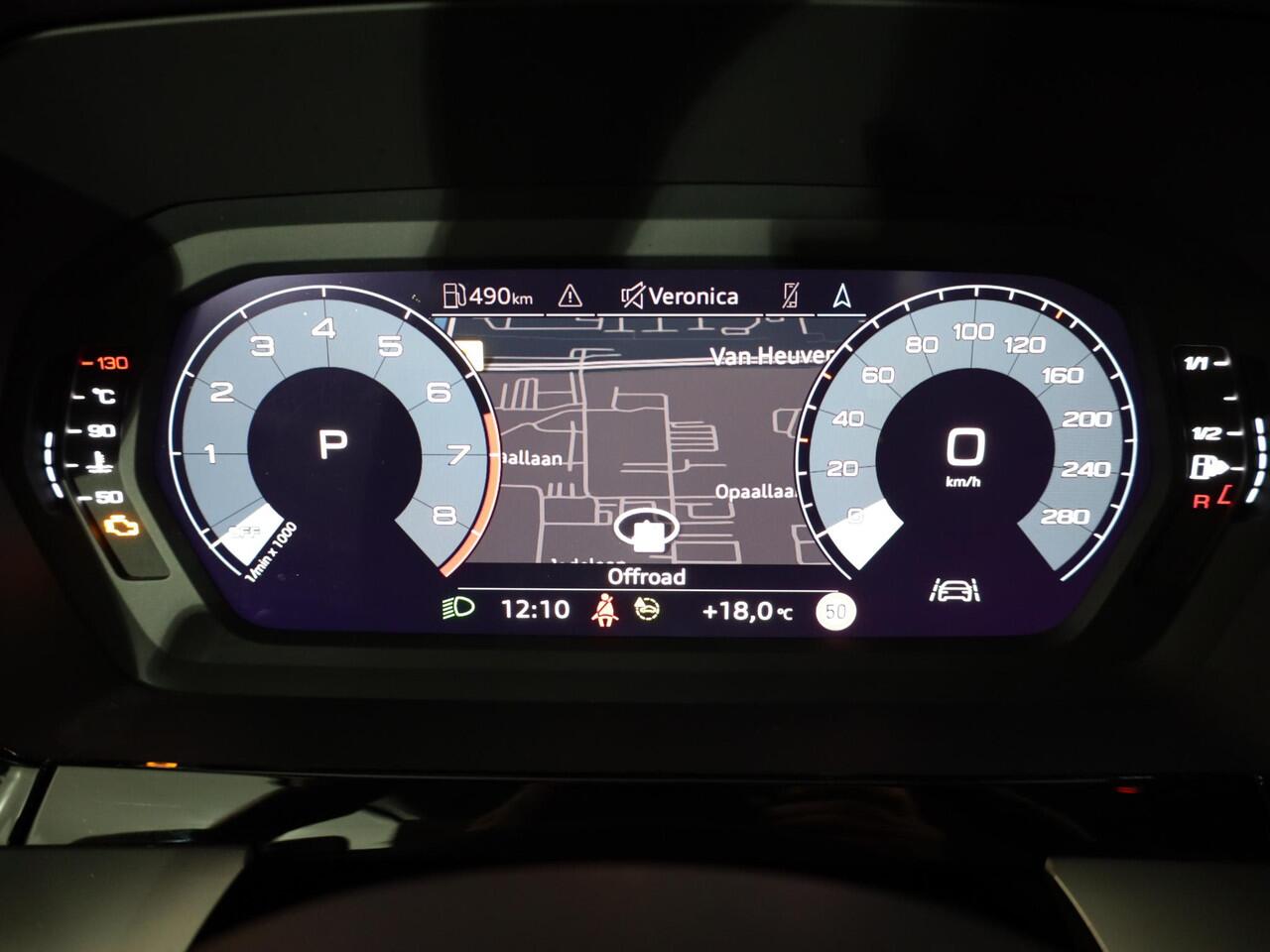 Audi A3 SPORTBACK 30 TFSI Attitude 110 pk S-tronic | Navigatie | Parkeersensoren achter | Autom. airco | Apple Carplay/Android Auto | LED koplampen |