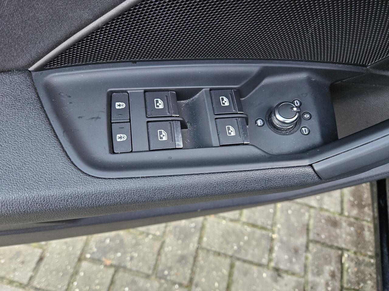 Audi A3 SPORTBACK 30 TFSI Business edition