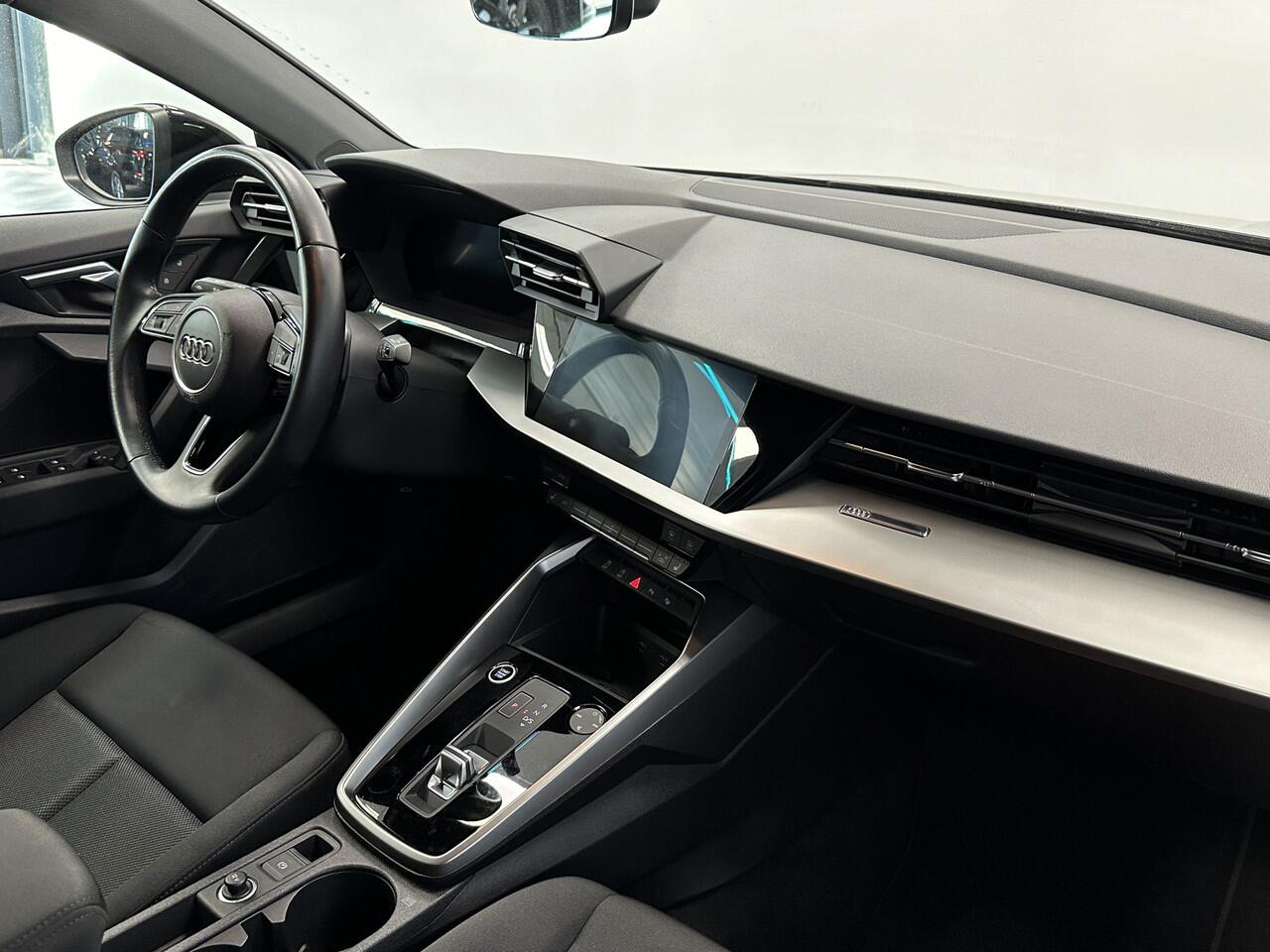 Audi A3 SPORTBACK 35 TFSI S edition S-line Full-led Navigatie CruiseControl 18LMV 24 maanden garantie mogelijk (*vraag naar de voorwaarden)