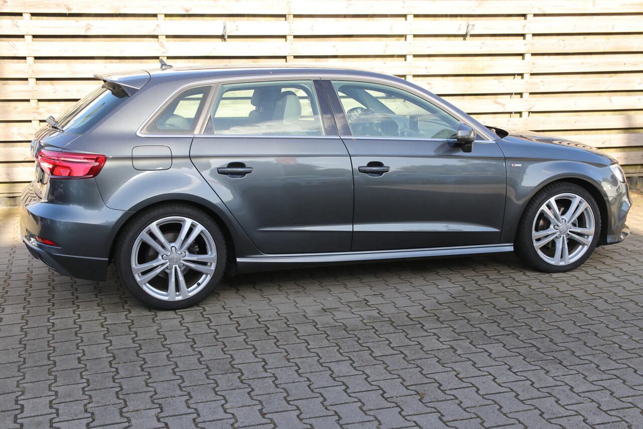 Audi A3 SPORTBACK 35 TFSI CoD Sport S Line Edition / Navi / Climate