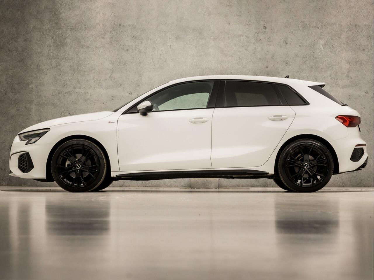 Audi A3 SPORTBACK 30 TFSI S-Line Sport Automaat (2X S-LINE, APPLE CARPLAY, GROOT NAVI, LEDER, STOELVERWARMING, SPORTSTOELEN, GETINT GLAS, ADAPTIVE CRUISE, KEYLESS, NIEUWSTAAT)