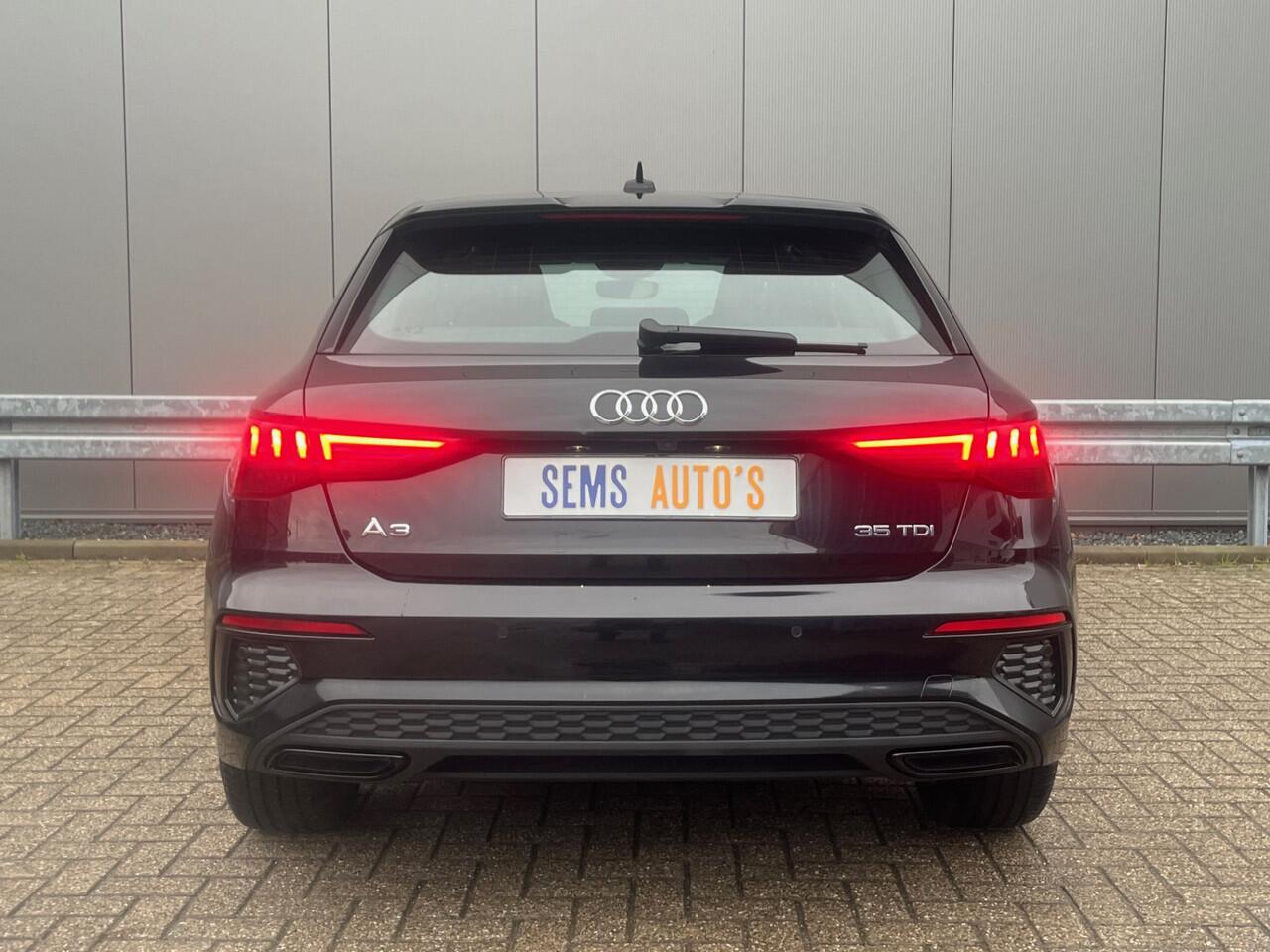 Audi A3 SPORTBACK 35 TDI S-Line Nieuw Staat ! 360 Camera / Elec. Stoelen / Key Less