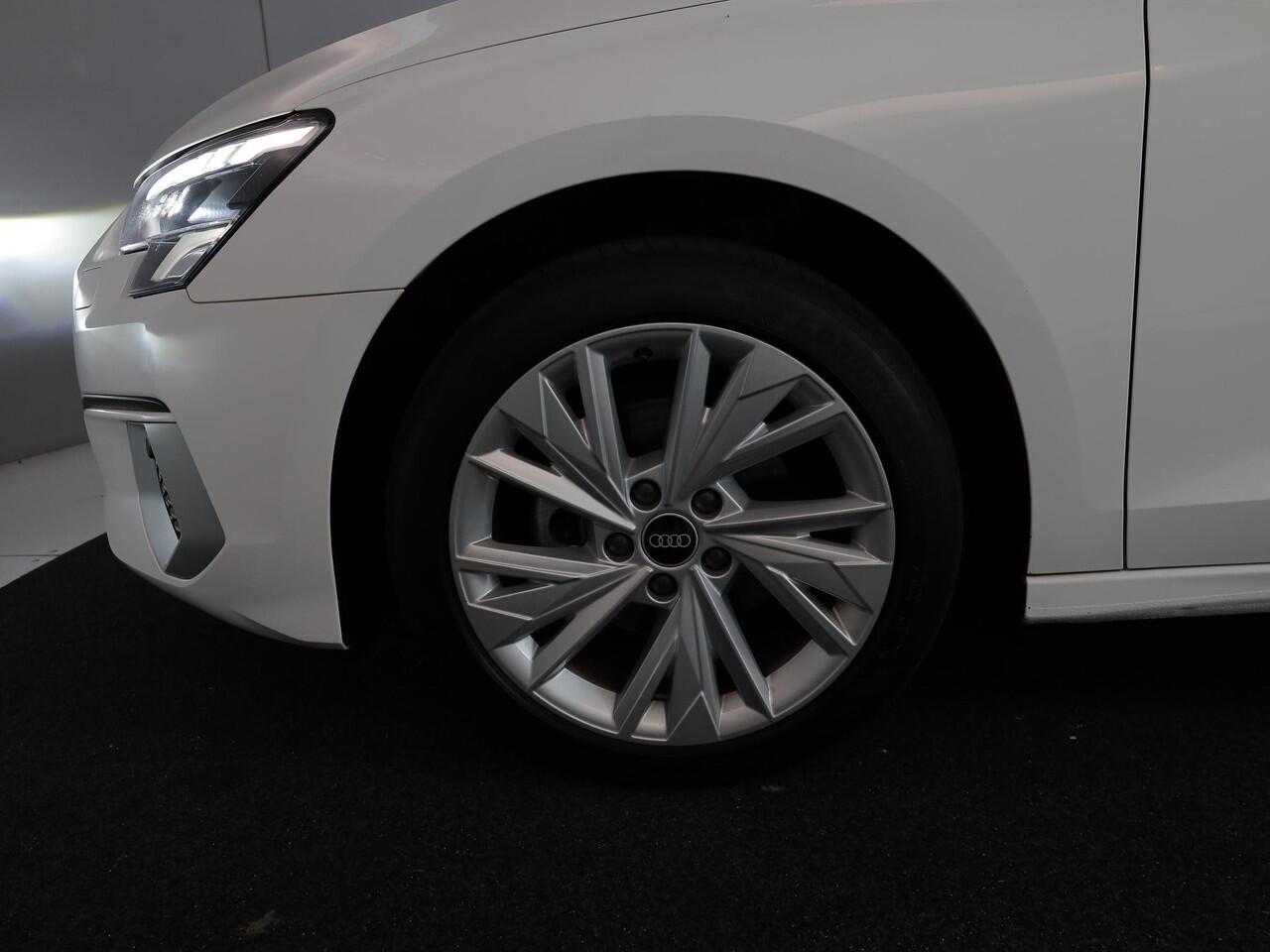 Audi A3 SPORTBACK 30 TFSI Advanced edition 110 pk S-tronic | Navigatie | Parkeersensoren achter | Autom. airco | LED koplampen | Apple Carplay/Android Auto |