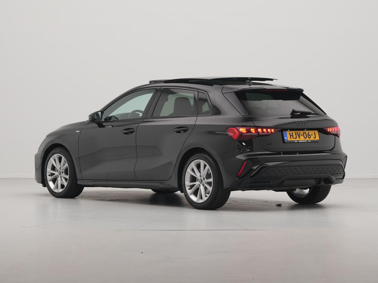 Audi A3 SPORTBACK 30 TFSI 110pk S-line Panorama Stoelverwarming Navigatie Parkasisst Acc Pdc 1