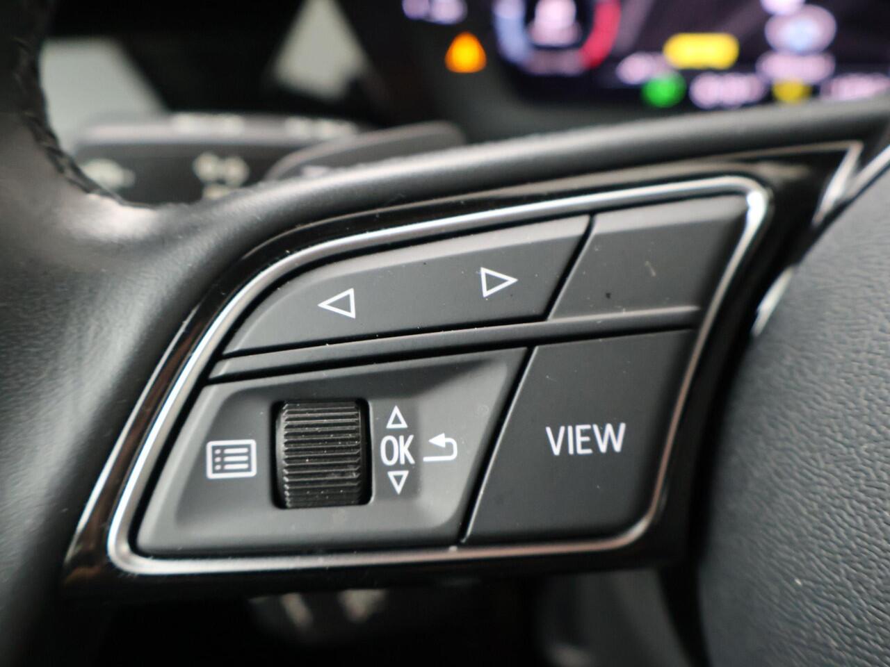 Audi A3 SPORTBACK 35 TFSI Business edition | 150 PK | Automaat | Multifunctioneel stuurwiel | Adaptive Cruisecontrol | Parkeersensoren |