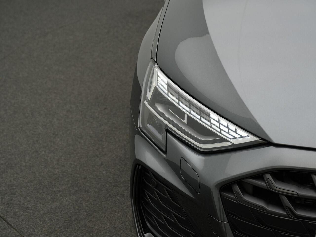 Audi A3 SPORTBACK 45 TFSI e 272 pk S-tronic S-Line | Elektr. verstelbare stoel | Achteruitrijcamera | Stoelverwarming | Adaptive Cruise | Navigatie