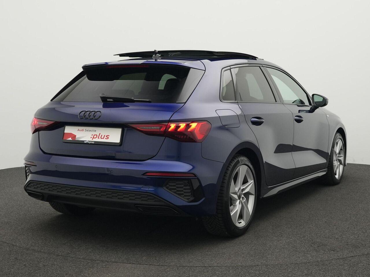 Audi A3 SPORTBACK 35 TFSI 150 pk S-tronic S edition / S-Line | Panoramadak | Stoelverwarming | Navigatie | Parkeersensoren achter
