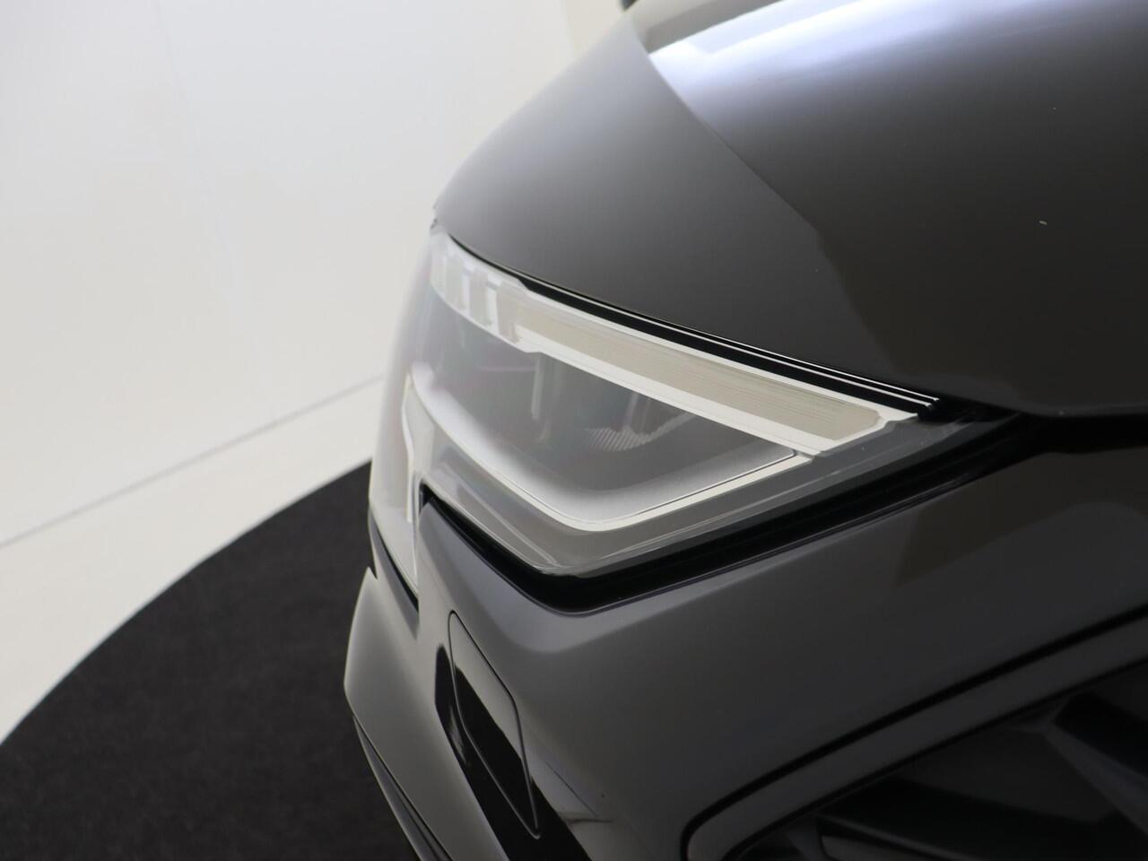 Audi A3 SPORTBACK 45 TFSI e S edition Competition | Virtual cockpit Plus | Keyless | Parkeerasisstent | Stoelverwarming | Adaptieve cruise control | Navigatie Plus | Full LED verlichting |