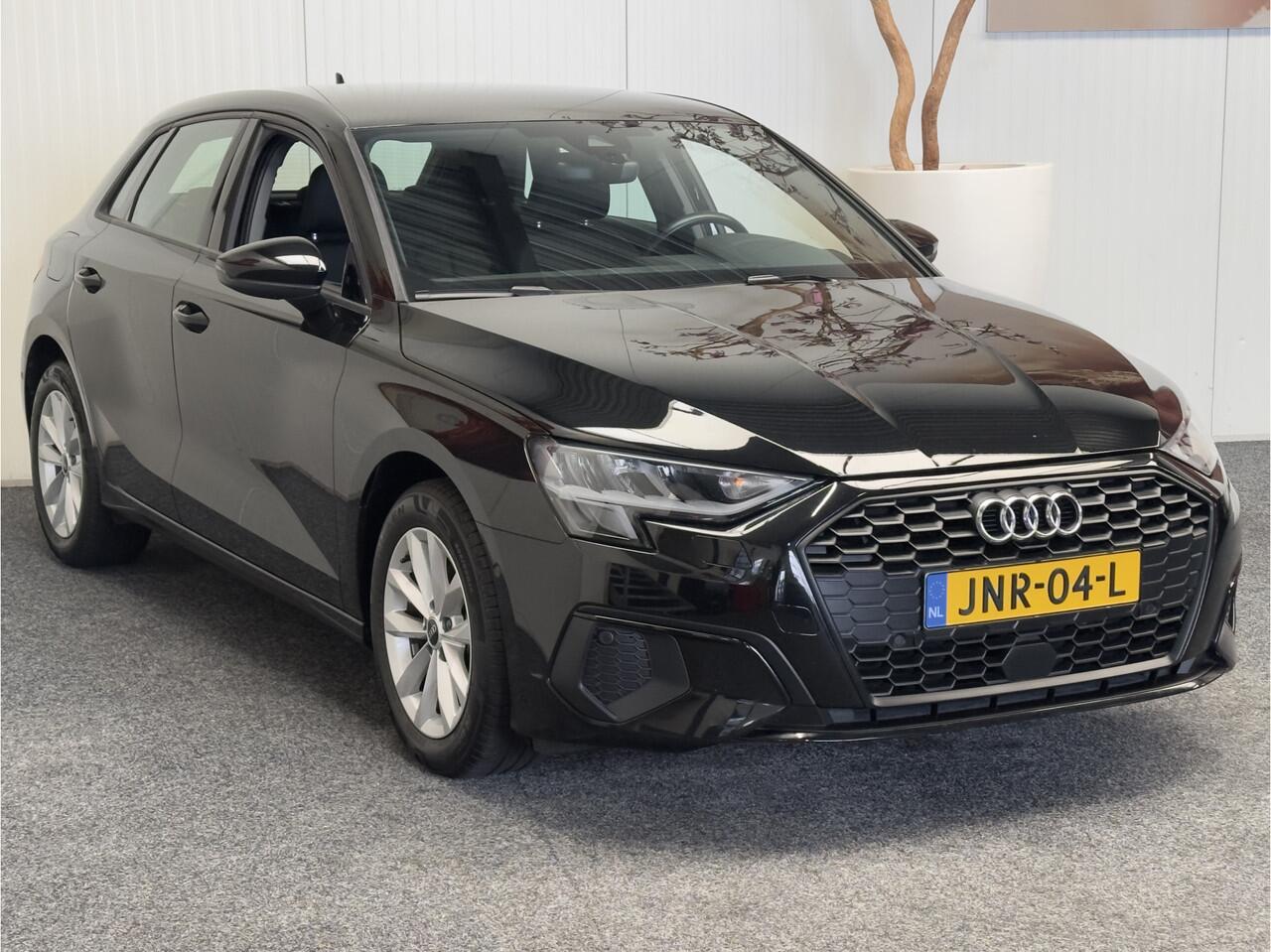 Audi A3 SPORTBACK 30 TFSI PRO LINE MILD HYBRIDE NAVIGATIE CRUISE CONTROL CLIMATE CONTROL BLUETOOTH TELEFOON APPLE CARPLAY/ANDROID RIJSTROOKSENSOREN KEYLESS GO PDC ZEER MOOI 3010