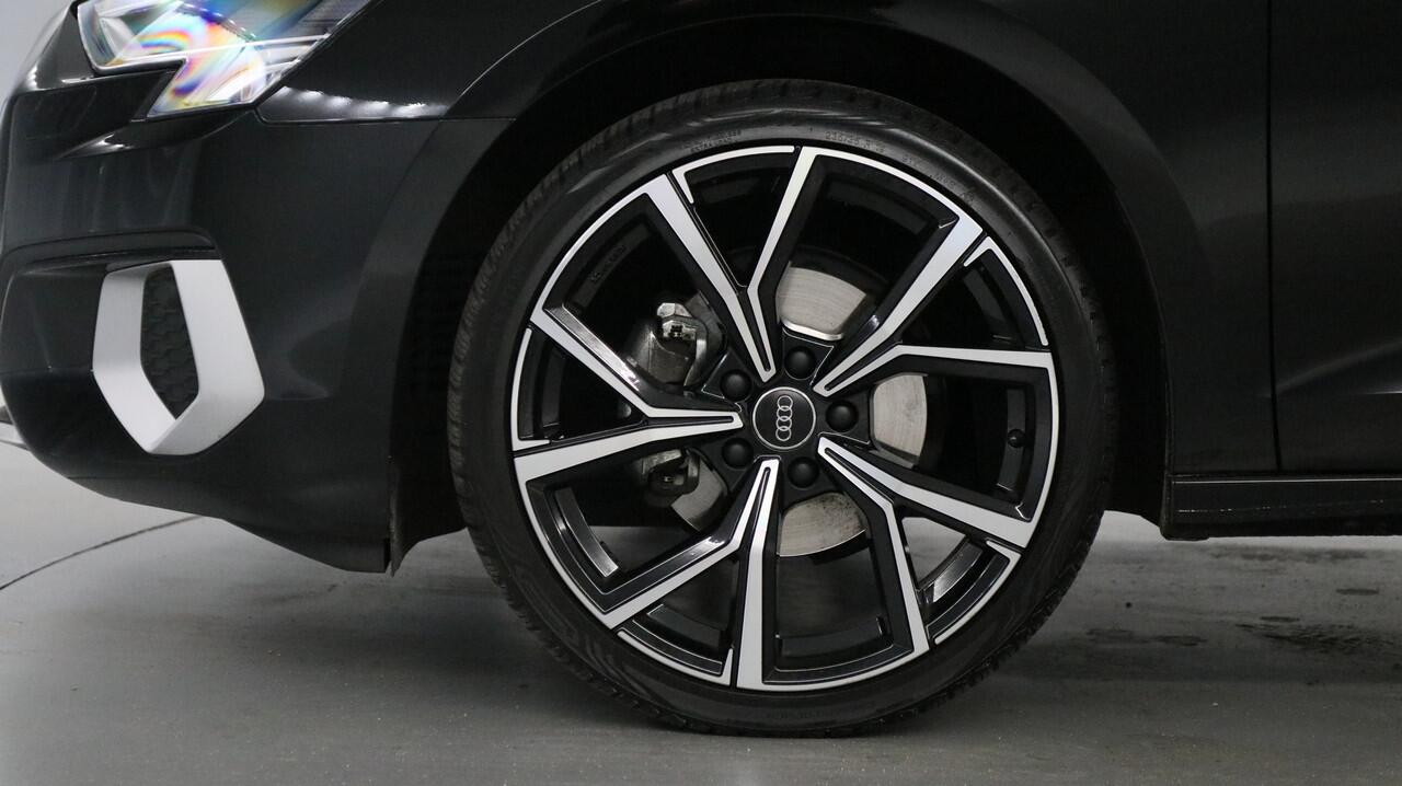 Audi A3 SPORTBACK 30 TFSI 110pk Advanced edition S-Tronic / Navigatie / Parkeersensoren