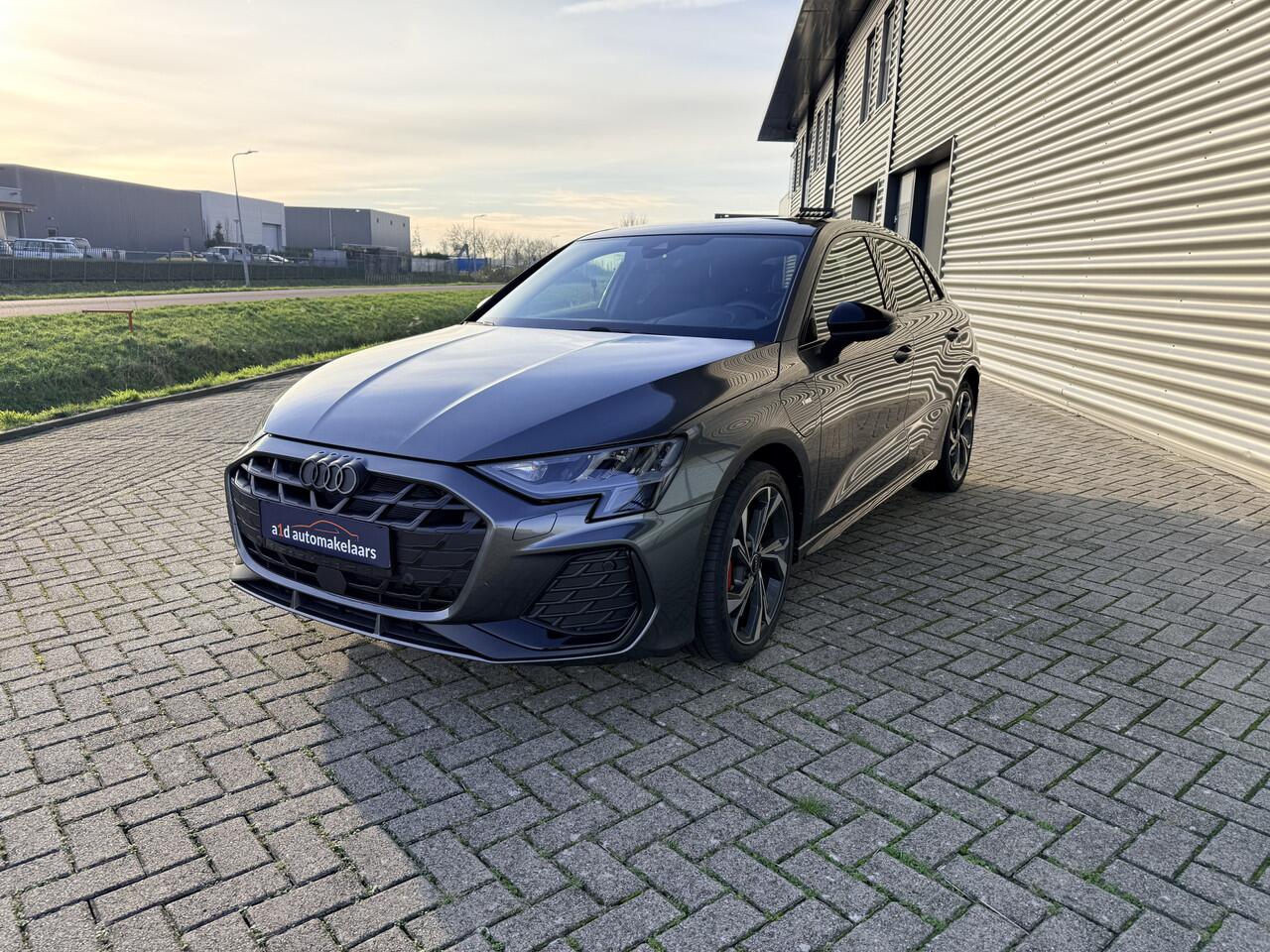 Audi A3 SPORTBACK 45 TFSI e S edition Competition 200kW Automaat Topmodel 45 TFSI e plug in hybride 200 kW S-line