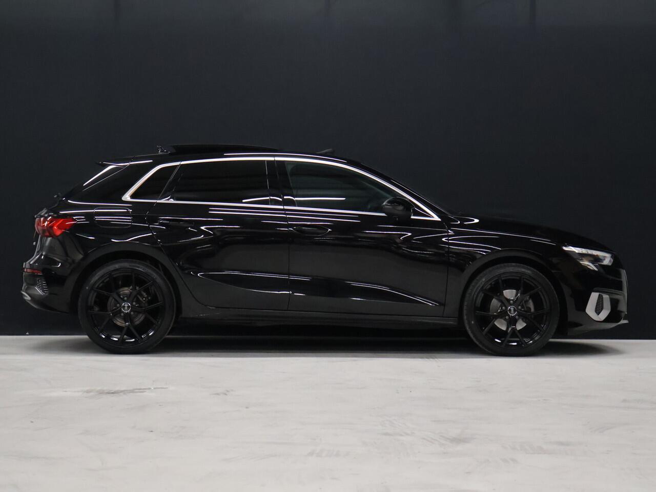 Audi A3 SPORTBACK 30 TFSI Sport [PANORAMADAK, APPLE CARPLAY, VERKEERSBORDDETECTIE, DIGITAL DASHBOARD,NIEUWSTAAT]