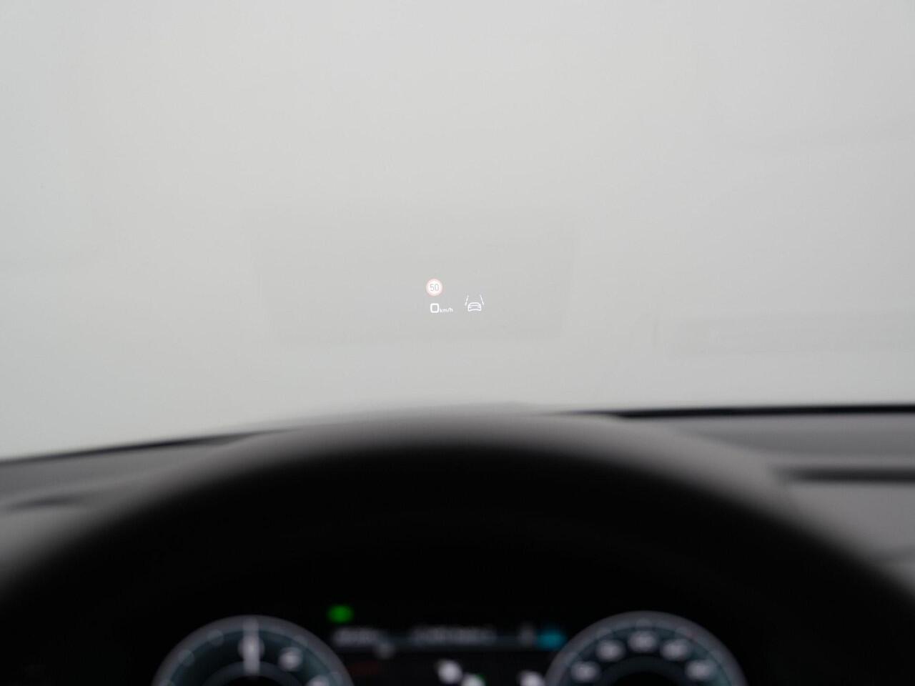 Audi A3 SPORTBACK 45 TFSI e 272 pk S-tronic S edition Competition / S-Line | Matrix LED | Head-up display | Sonos | Elektr. verstelbare stoel | Leder/alcantara