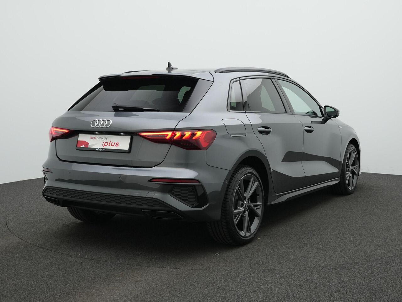 Audi A3 SPORTBACK 40 TFSI e 204 pk S-Line | Achteruitrijcamera | Stoelverwarming | Adaptive Cruise | Navigatie