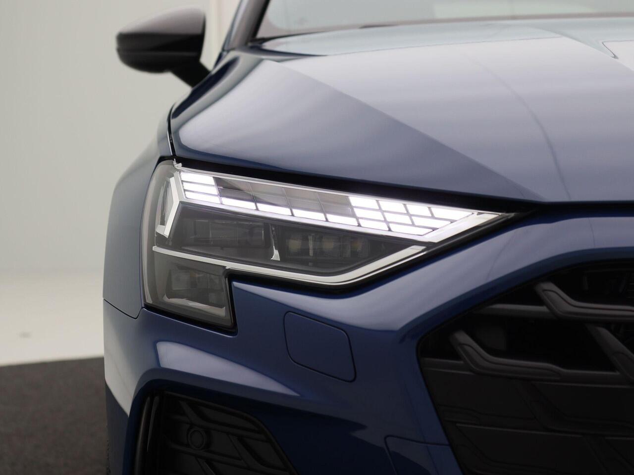 Audi A3 SPORTBACK 40 TFSI e | S edition | 204 PK | Privacy glas | Zwart Optiek | 19 inch | Sonos 3d | Matrix led |