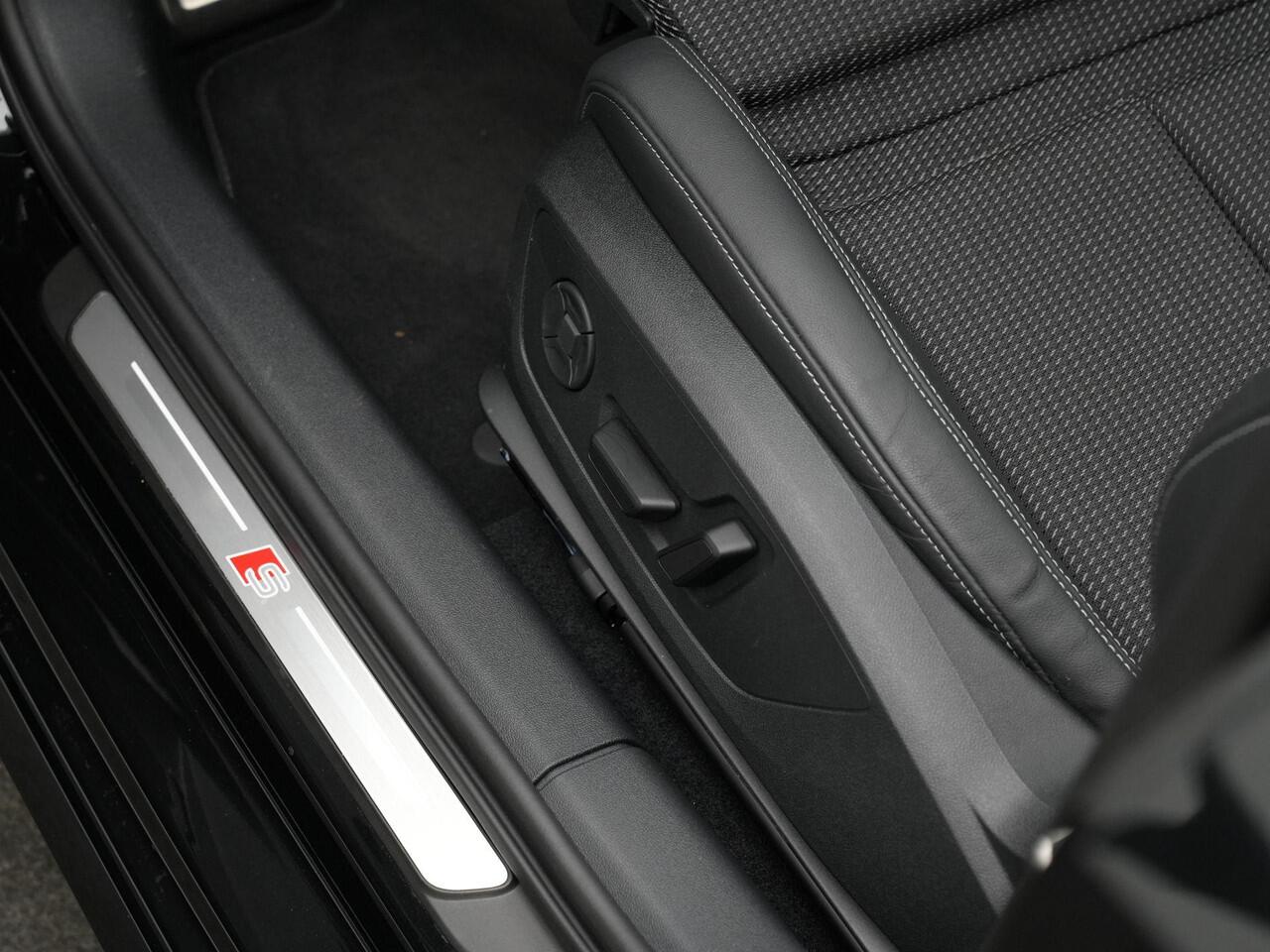 Audi A3 SPORTBACK 45 TFSI e 272 pk S-tronic S edition Competition / S-Line | Panoramadak | Elektr. verstelbare stoelen | Matrix LED | Achteruitrijcamera