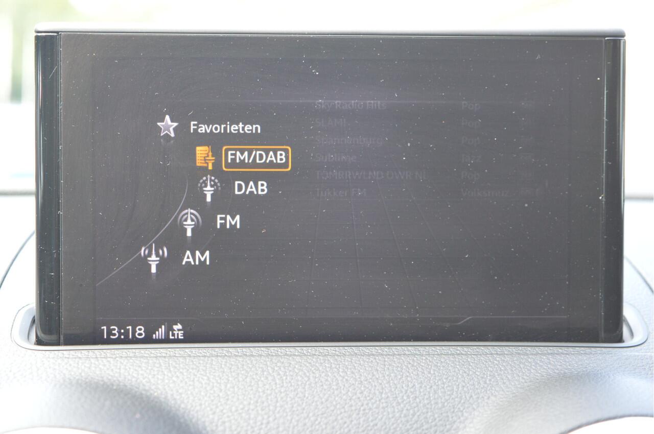 Audi A3 SPORTBACK 35 TFSI Sport S Line Ed. NL-Auto / Virtual / Schuifdak