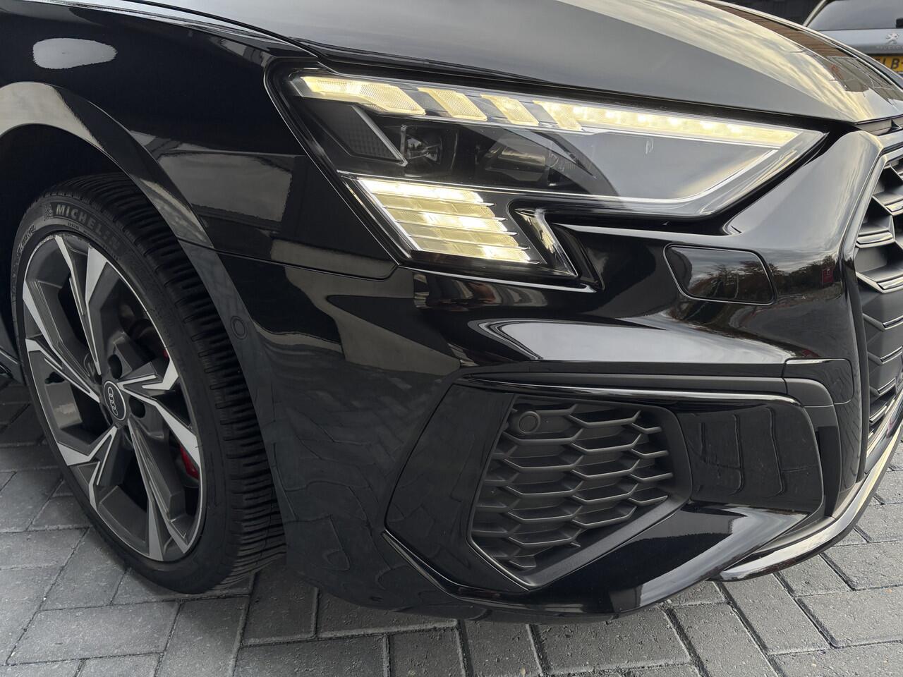 Audi A3 SPORTBACK 45 TFSIe 245 pk S-line Matrix Pano Sfeer