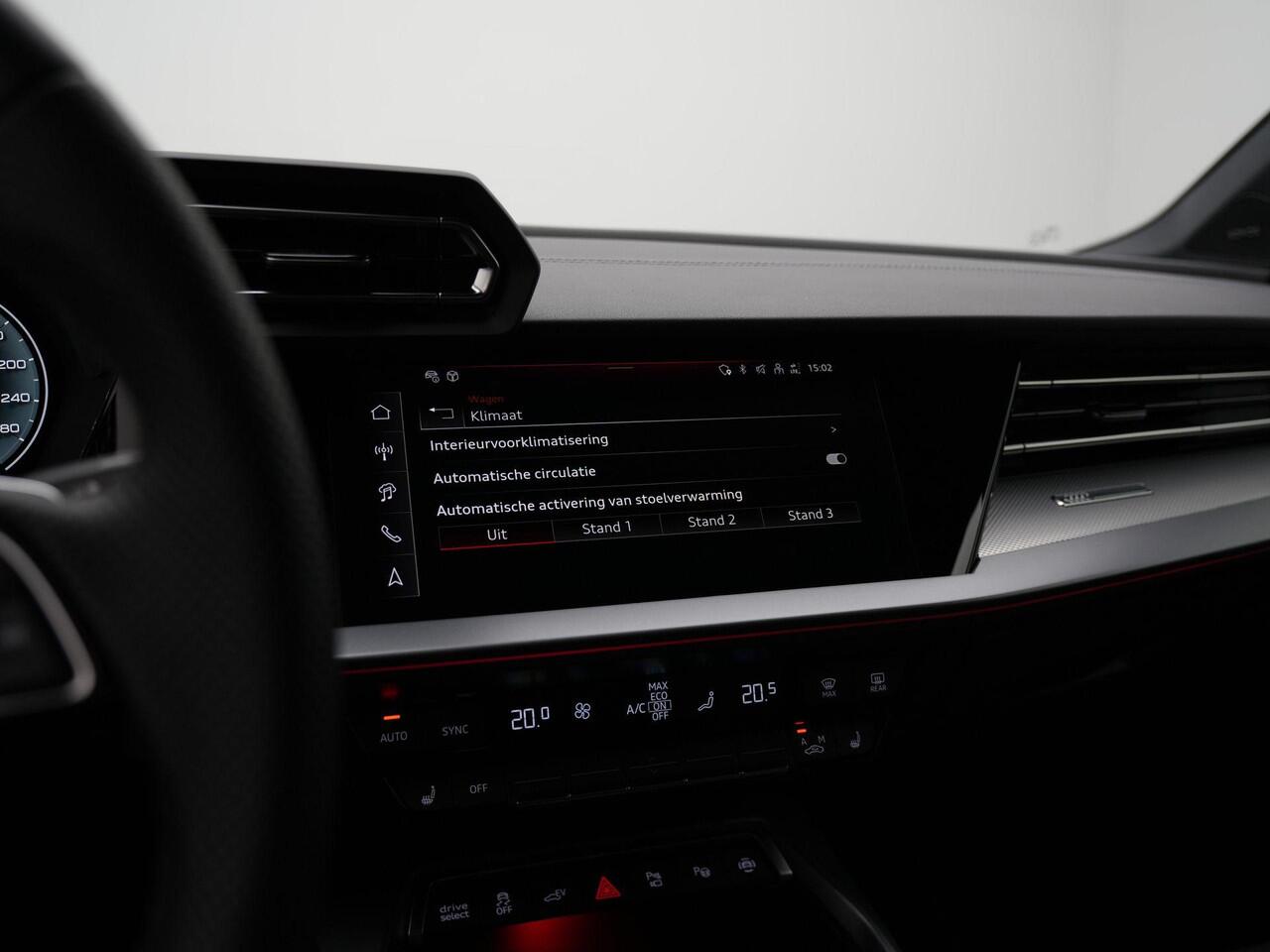 Audi A3 SPORTBACK 45 TFSI e 272 pk S-tronic S edition Competition / S-Line | Matrix LED | Head-up display | Sonos | Elektr. verstelbare stoel | Leder/alcantara