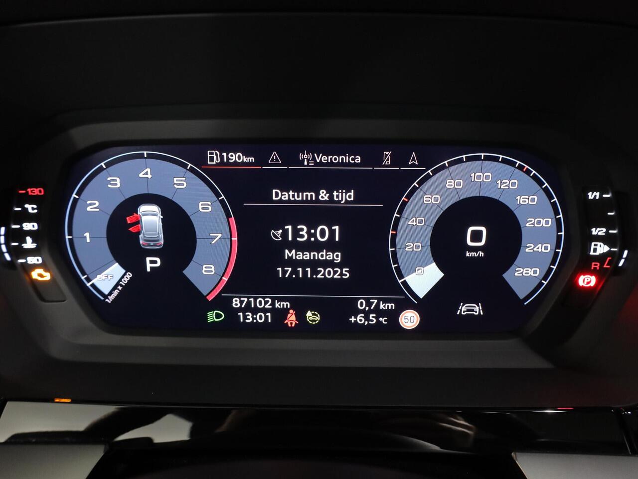 Audi A3 SPORTBACK 30 TFSI S edition 110 pk S-tronic | Navigatie | Panoramadak | Parkeersensoren (Park assist) | S-Line |