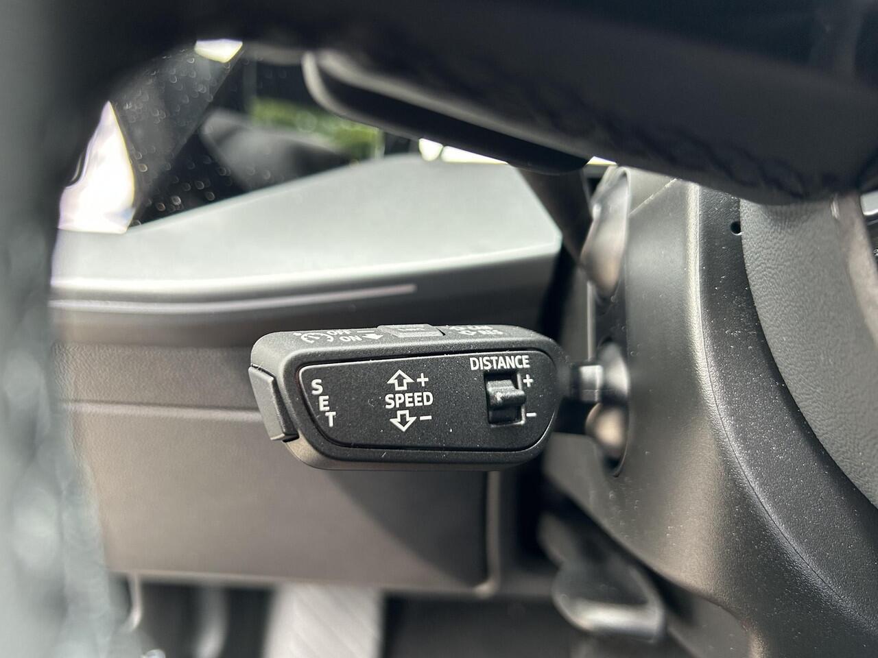 Audi A3 SPORTBACK Advanced edition 40 TFSI e 150 kW / 204 PK Sportba | Stoelverwarming | Adaptieve Cruis Control | Sportstuur | Camera | Sfeerverlichting |