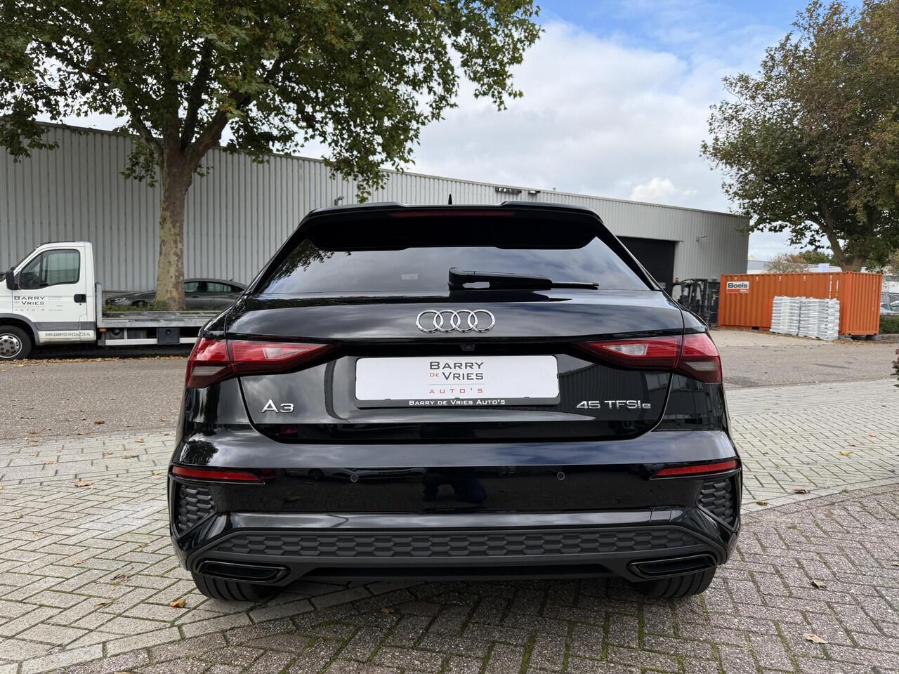 Audi A3 SPORTBACK 45 TFSI e S-Line Competition edition | Afneembare Trekhaak | Dealer onderhouden |