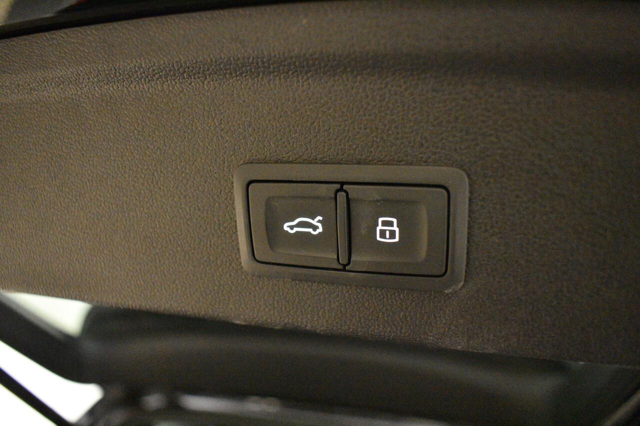 Audi A3 SPORTBACK 40 TFSI PHEV Plug-in 204 PK Pano Camera EL A klep Virtual Dodeh Detec