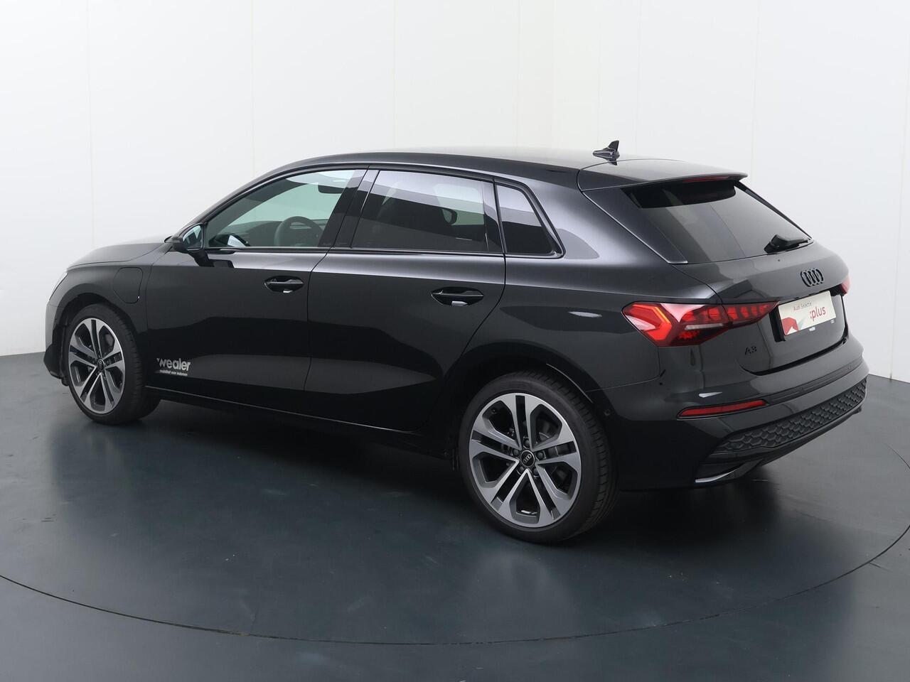 Audi A3 SPORTBACK 40 TFSI e Advanced edition 18" LM Velgen / Assistentie Pakket / Optiekpakket Zwart Plus /