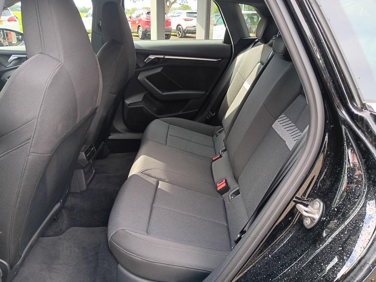 Audi A3 SPORTBACK 35 TFSI AUTOMAAT|Business edition,Comfstoelen|Matrix LED|NAV|TREKH|VIRTUAL DASH