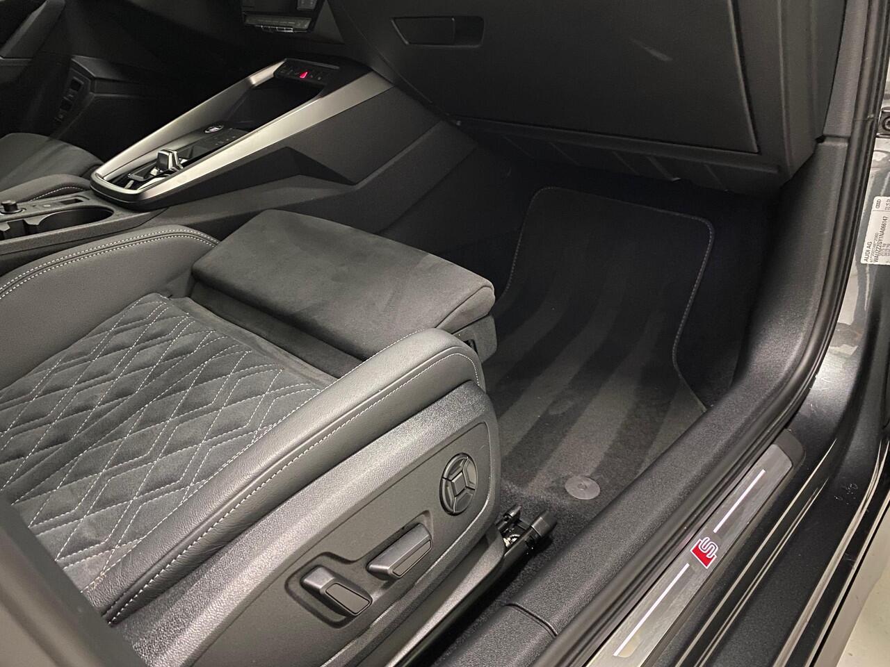 Audi A3 SPORTBACK 45 TFSI e S edition Competition Elk. verstelbare Schaalstoelen Camera 18 Inch Privacy Glass