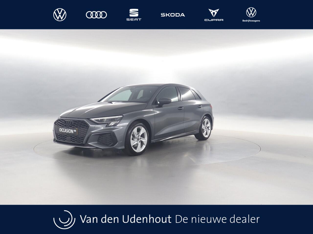Audi A3 SPORTBACK 35 TFSI 150pk S edition S-Tronic / Navigatie / Adaptive Cruise Control / Parkeersensoren