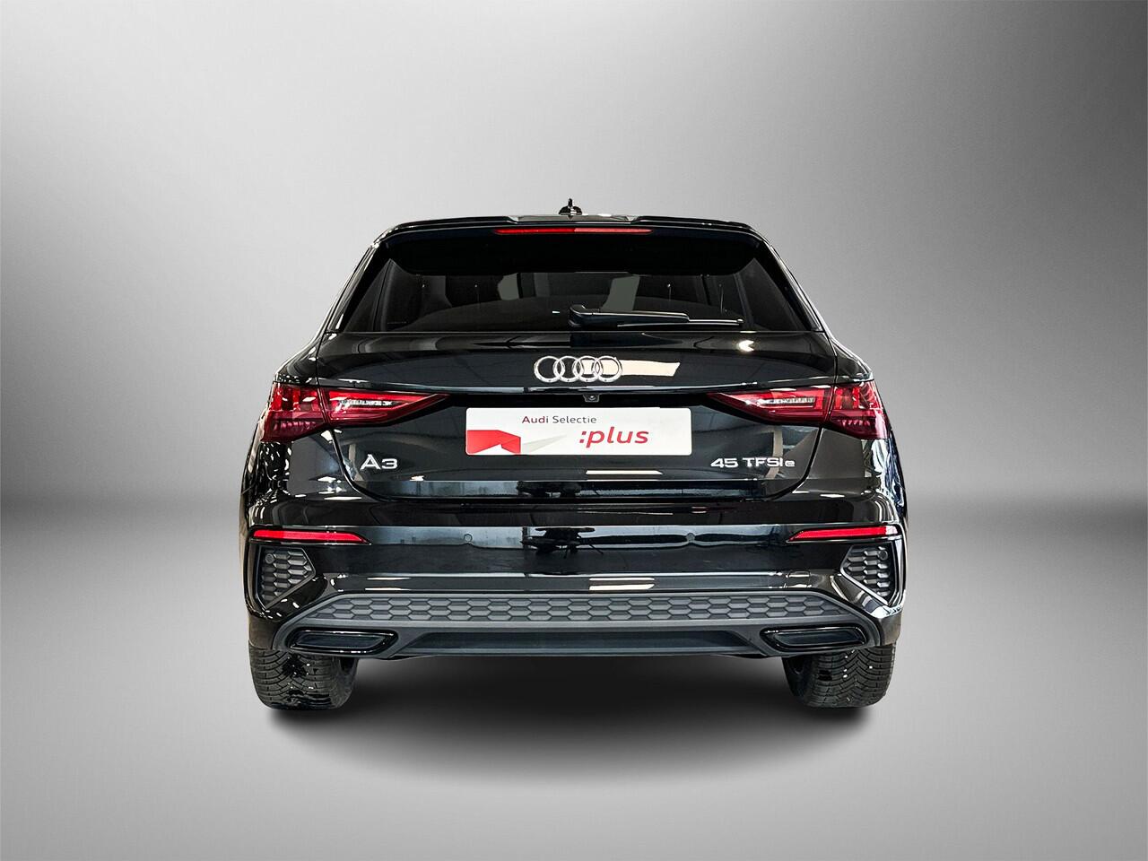 Audi A3 SPORTBACK 45 245pk TFSI e S edition Competition MMI navigatie plus MMI touch | Parkeerhulp achter | Cruise control