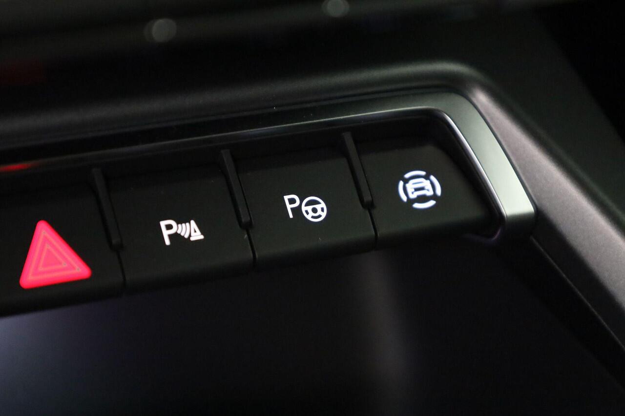 Audi A3 SPORTBACK S edition 40 TFSI e | Optiekpakket zwart plus | Trekhaak Afneembaar | Warmtewerend glas donker tint | Lichtpakket pro ambient light