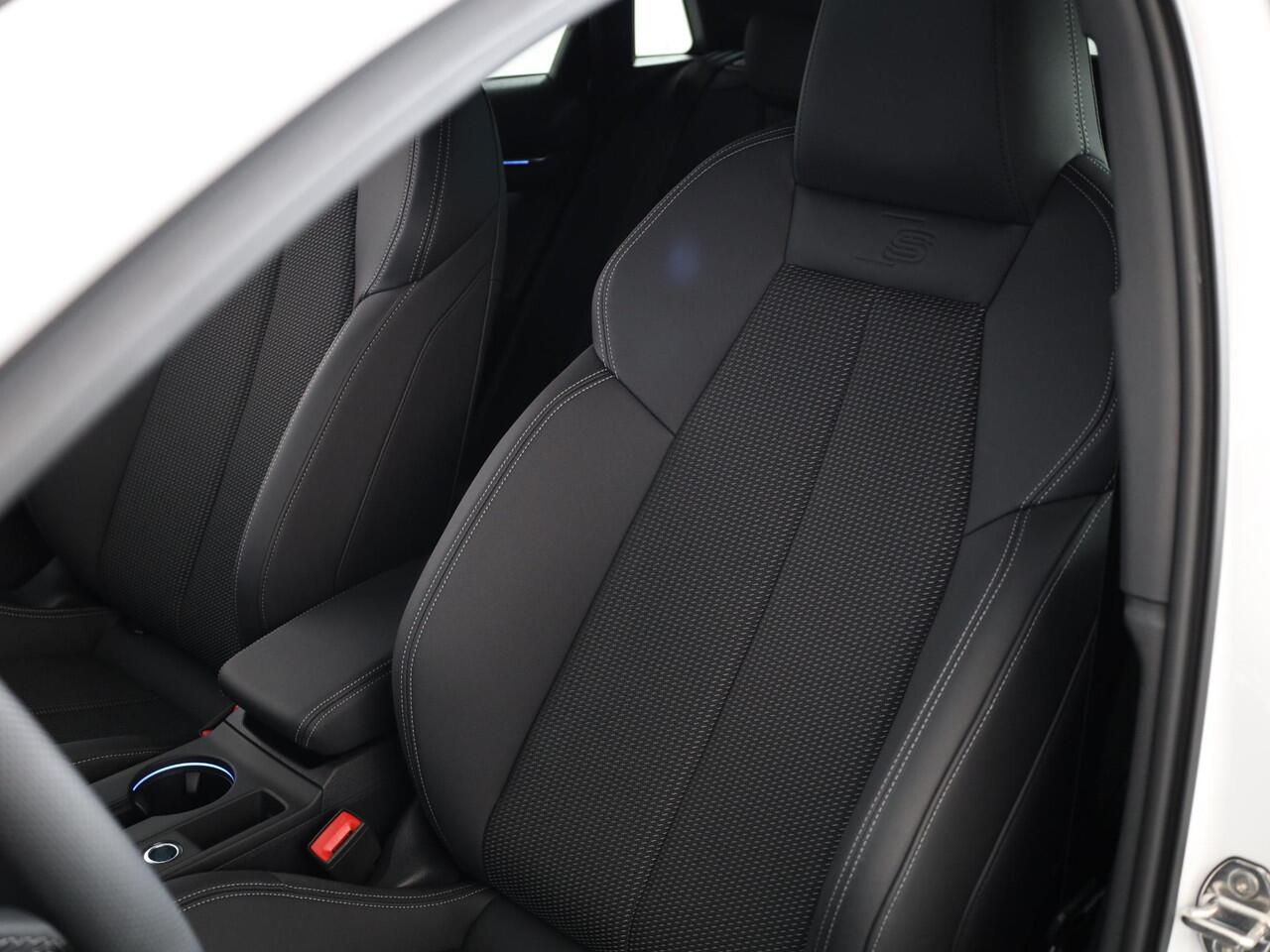 Audi A3 SPORTBACK 40 TFSI e S edition 204 pk S-tronic | Verlengde garantie | Navigatie | Parkeersensoren (Park assist) | Matrix LED koplampen | Elektr. bestuurdersstoel | S-Line |