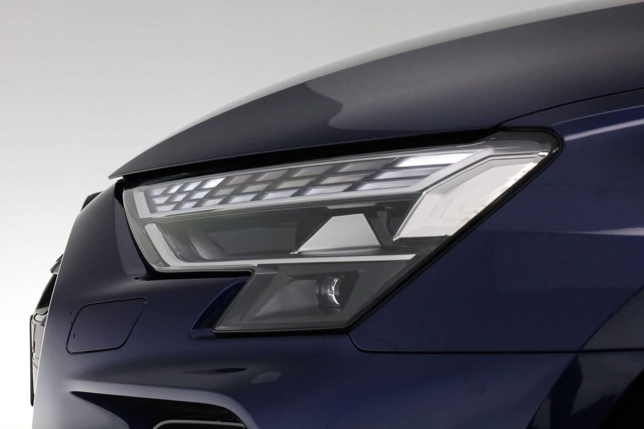 Audi A3 SPORTBACK S edition Competition 45 TFSI e 272 pk | 19 inch | Achteruitrijcamera | Sfeerverlichting | Stoelverwarming | Standkachel | Draadloos Apple Carplay | Drive Select