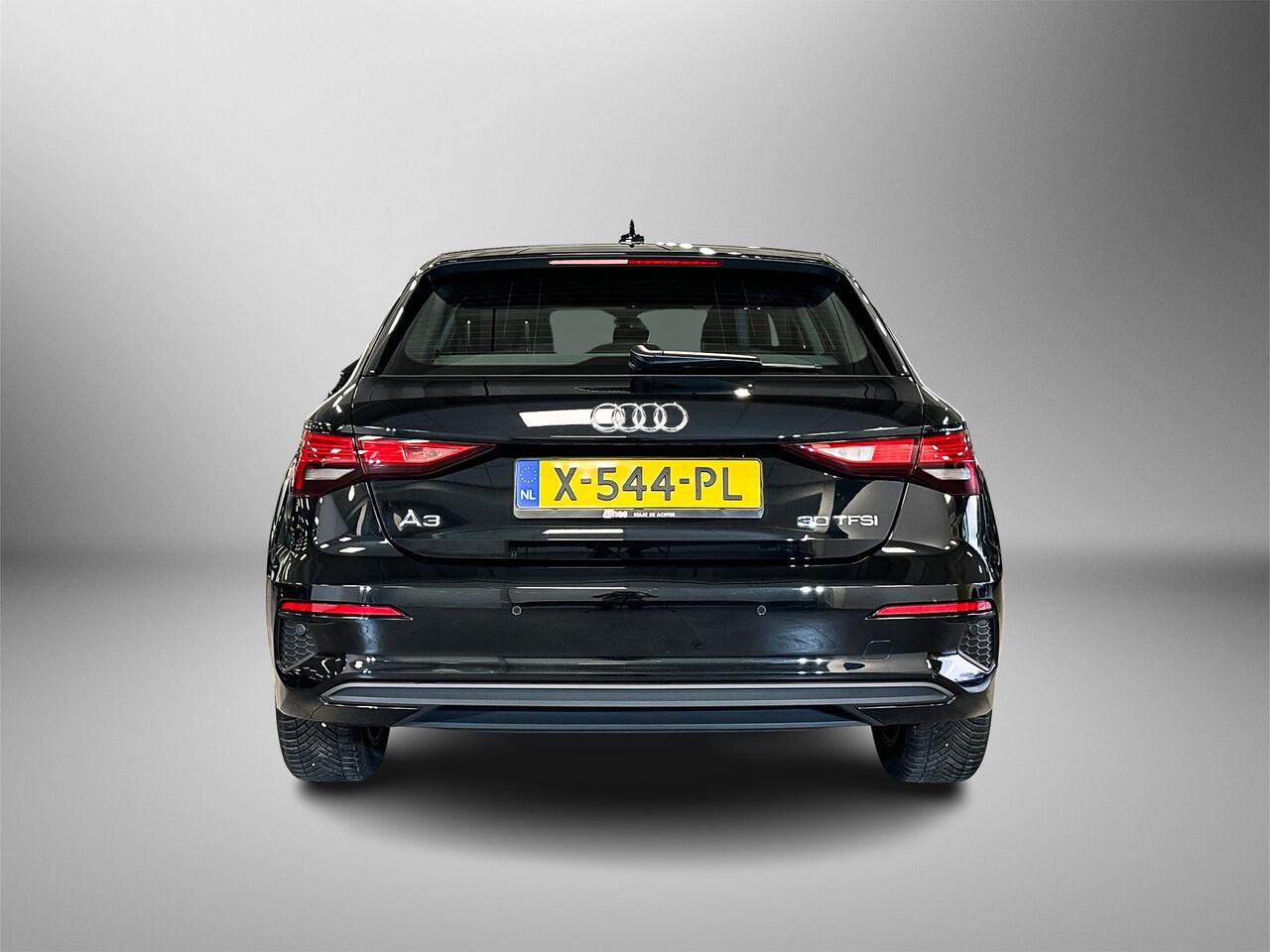 Audi A3 SPORTBACK 30 115pk TFSI Pro Line Parkeersensoren achter | Cruise control | Licht & regensensor