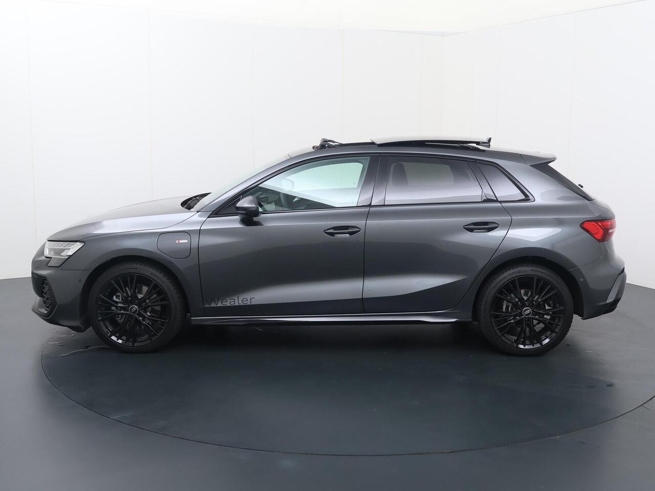 Audi A3 SPORTBACK 40 TFSI e S edition | Panoramadak | Adaptieve Cruise Control | Sfeerverlichting | Camera | Inklapbare spiegels | Stoelverwarming |