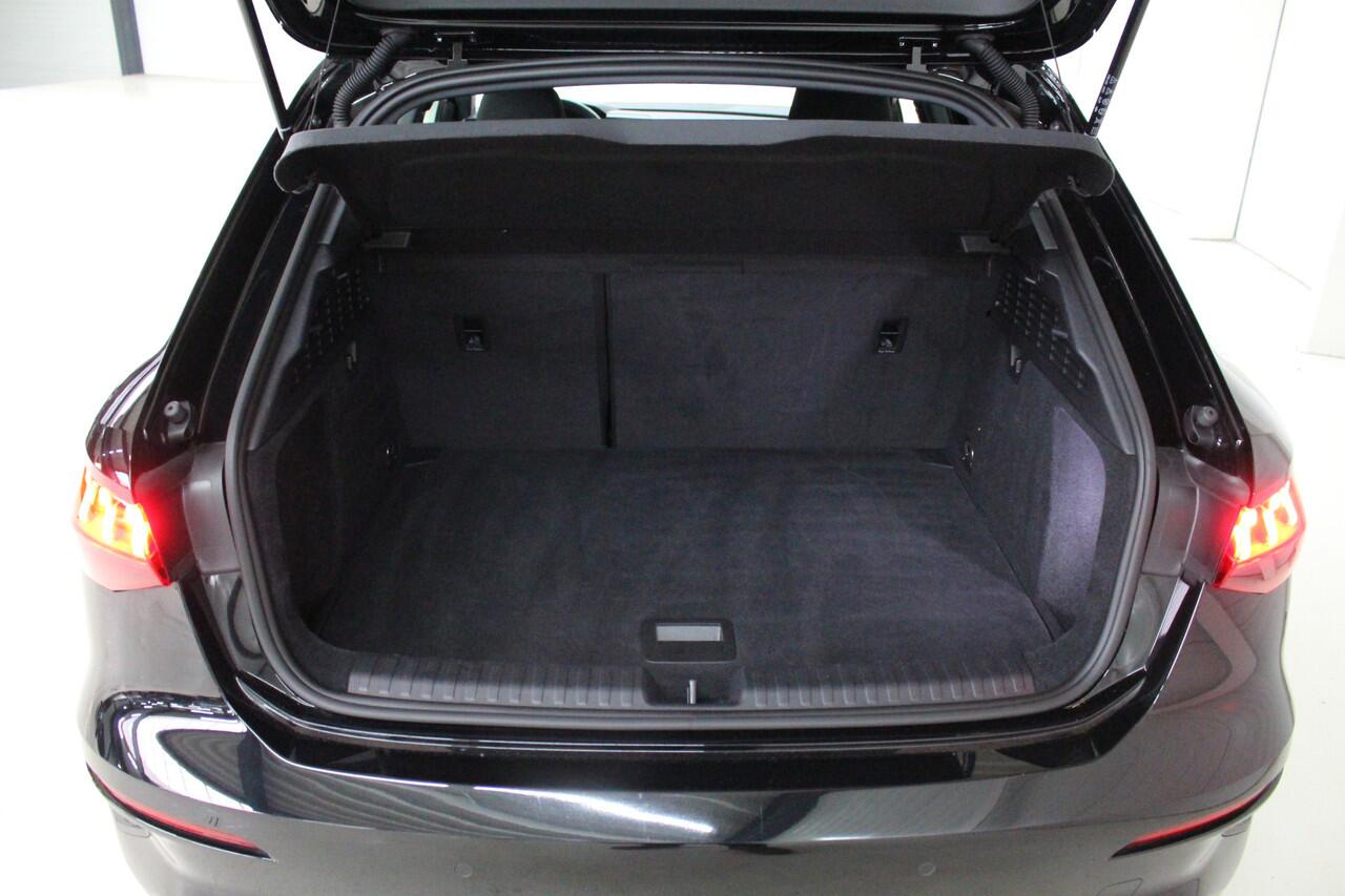 Audi A3 SPORTBACK 30 TFSI Advanced edition Navigatie | Cruise Control | 17" Velgen | PDC